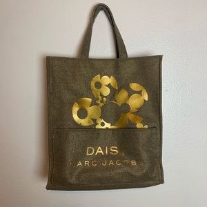 Marc Jacobs Daisy Beach Tote
